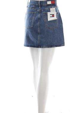 Пола Tommy Jeans2