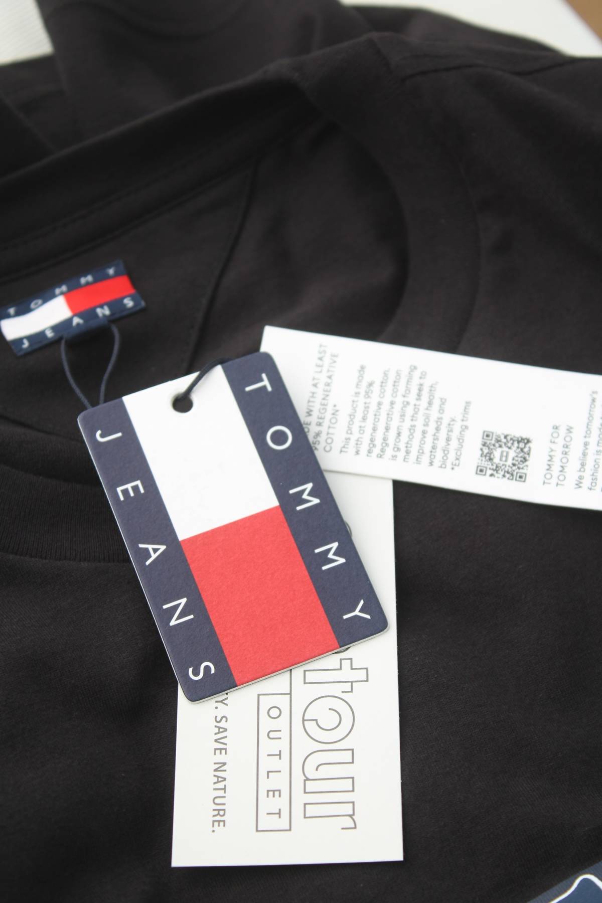 Мъжка тениска Tommy Jeans3