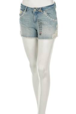 Дамски къси дънки Desigual1 - Contour.bg Дамски къси дънки Desigual1
