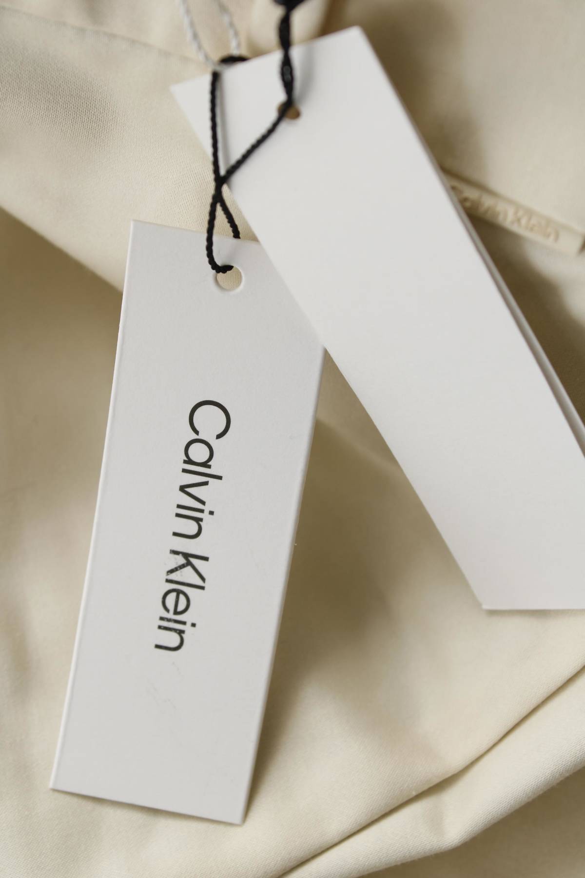 Мъжки къс панталон Calvin Klein3 - Contour.bg Мъжки къс панталон Calvin Klein3