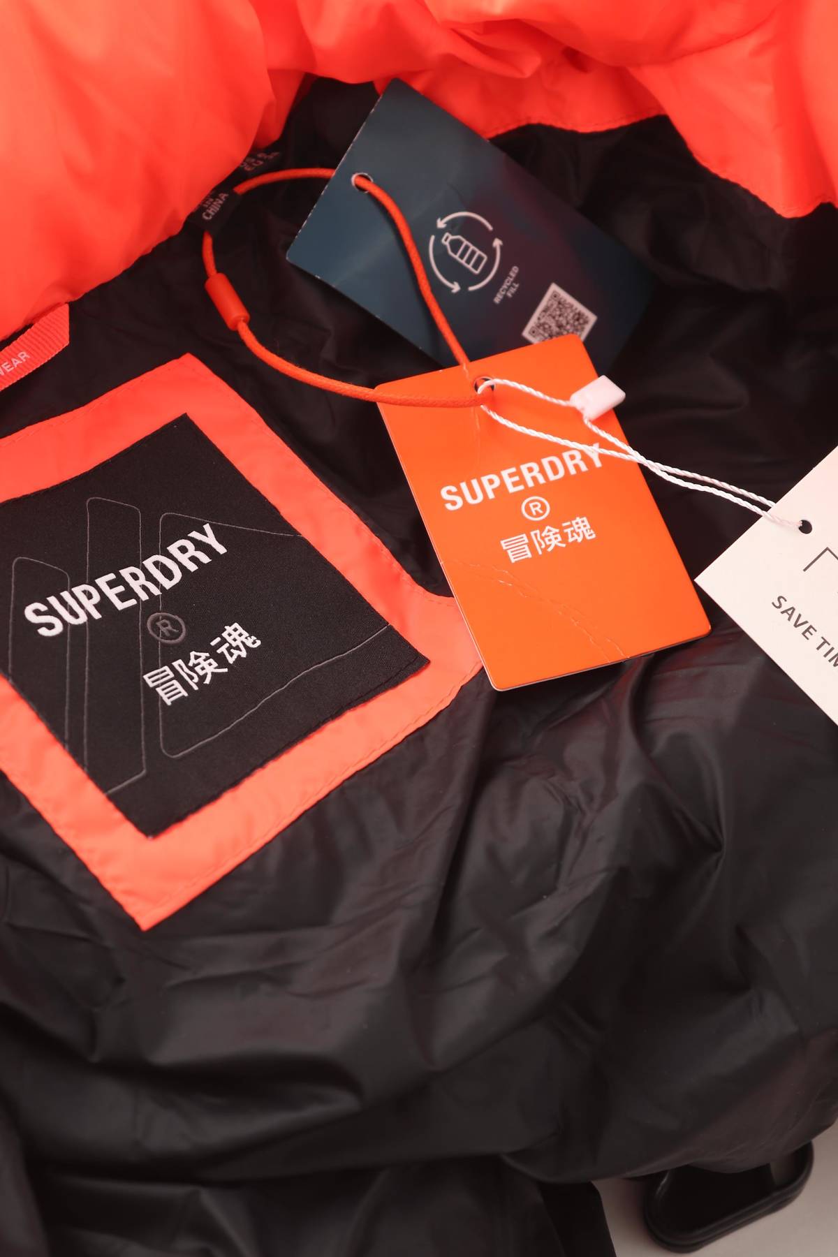 Дамско яке Superdry4