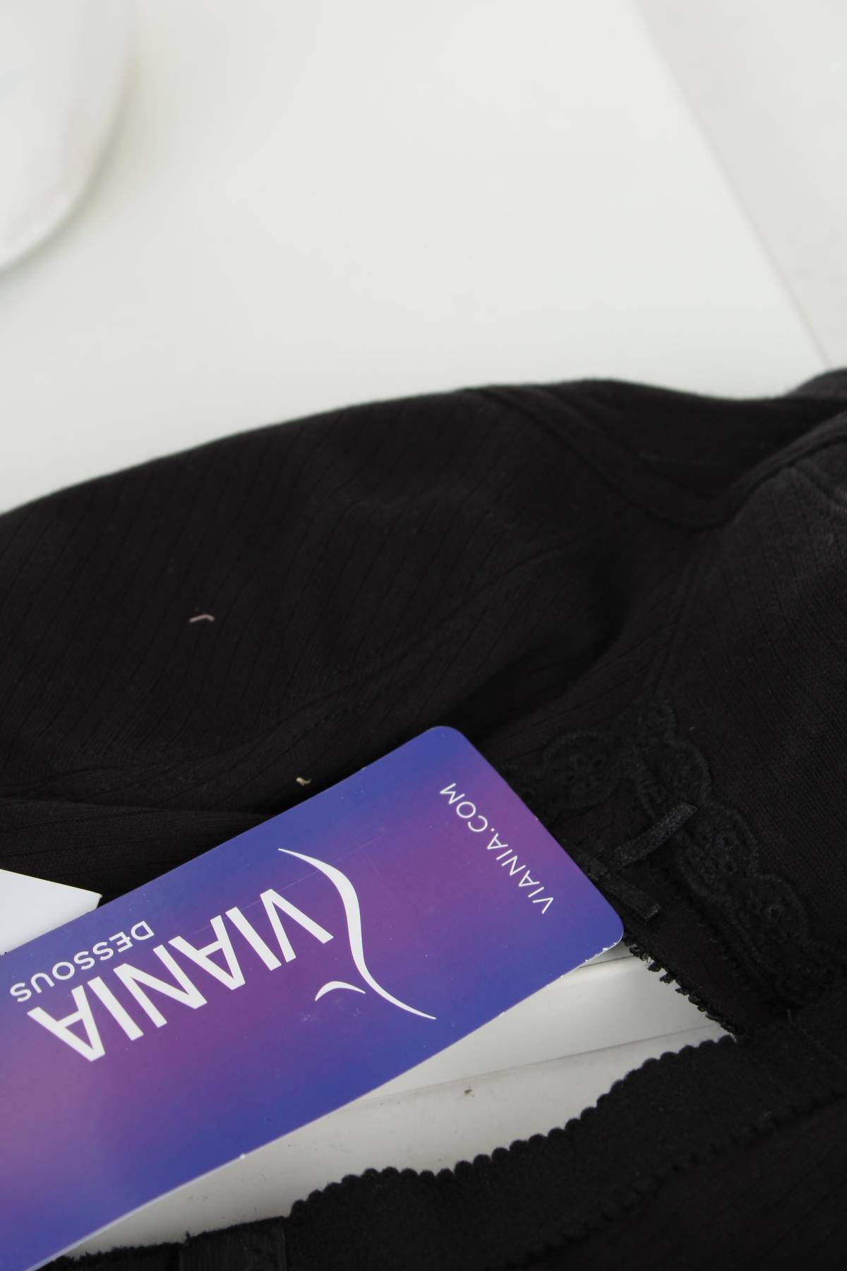 Сутиен Viania3