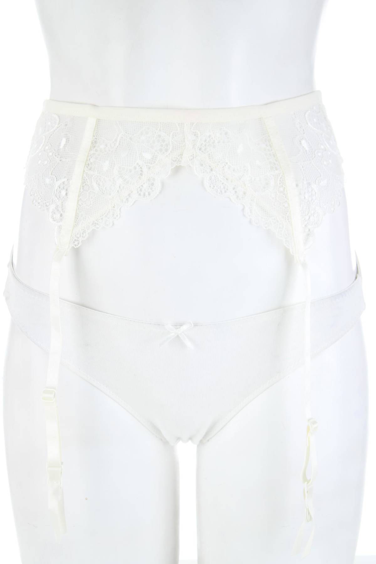 Ζαρτιέρες Hunkemoller1