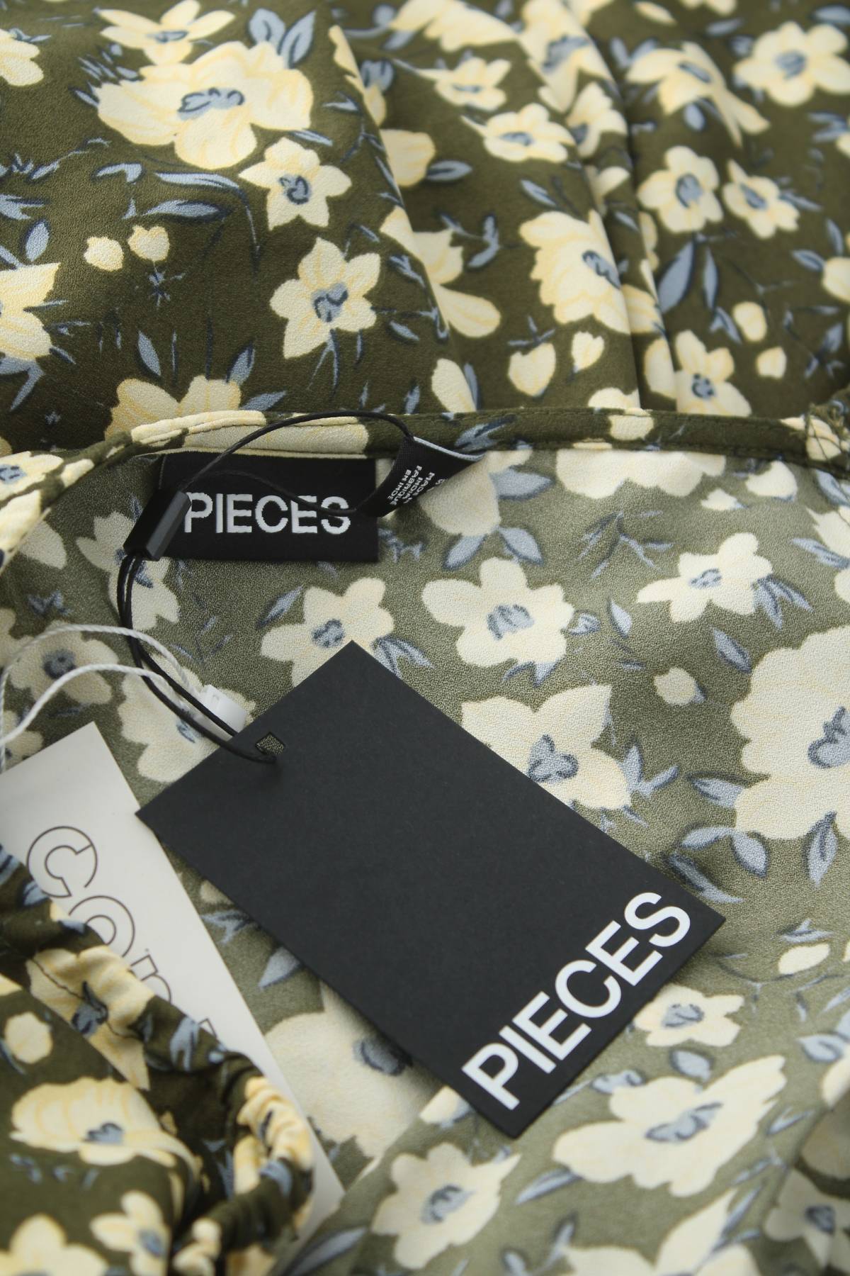 Φορέματα Pieces3