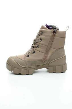 Дамски боти Caprice2