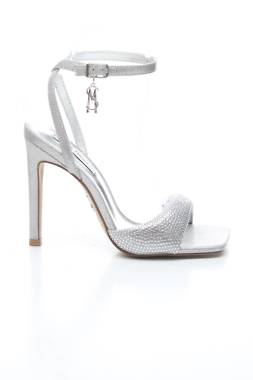 Σανδάλια Steve Madden1