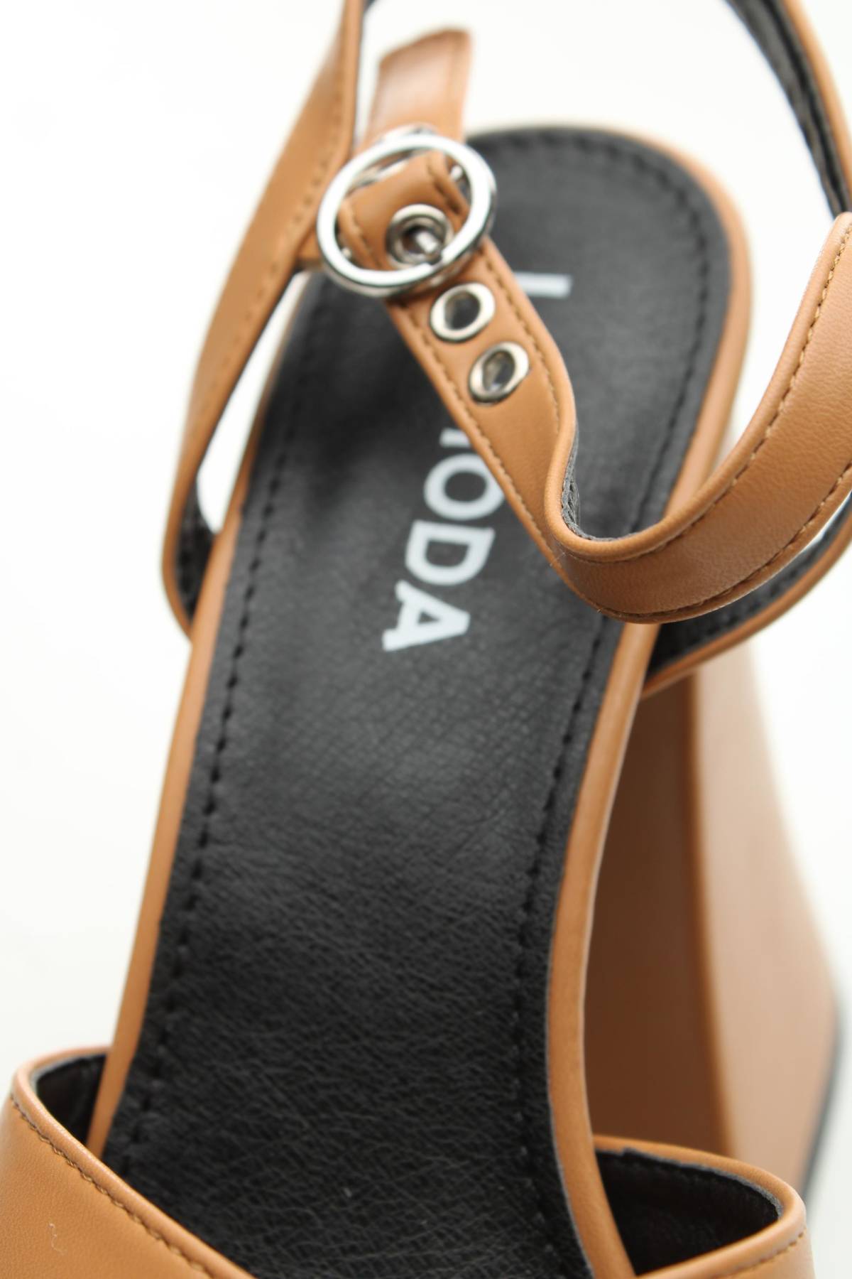 Сандали La Moda Clothing5