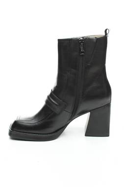 Дамски боти Tamaris2