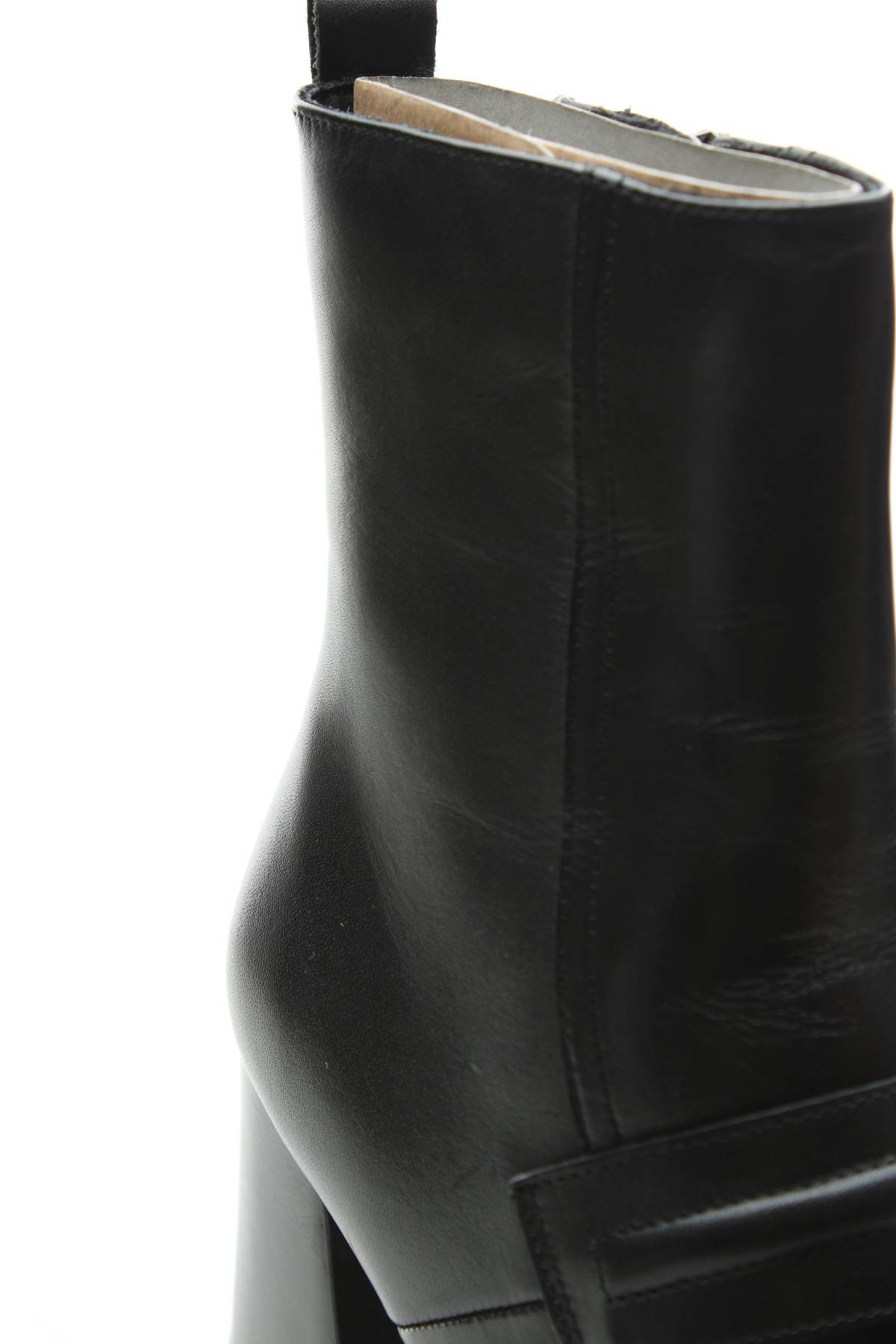 Дамски боти Tamaris5