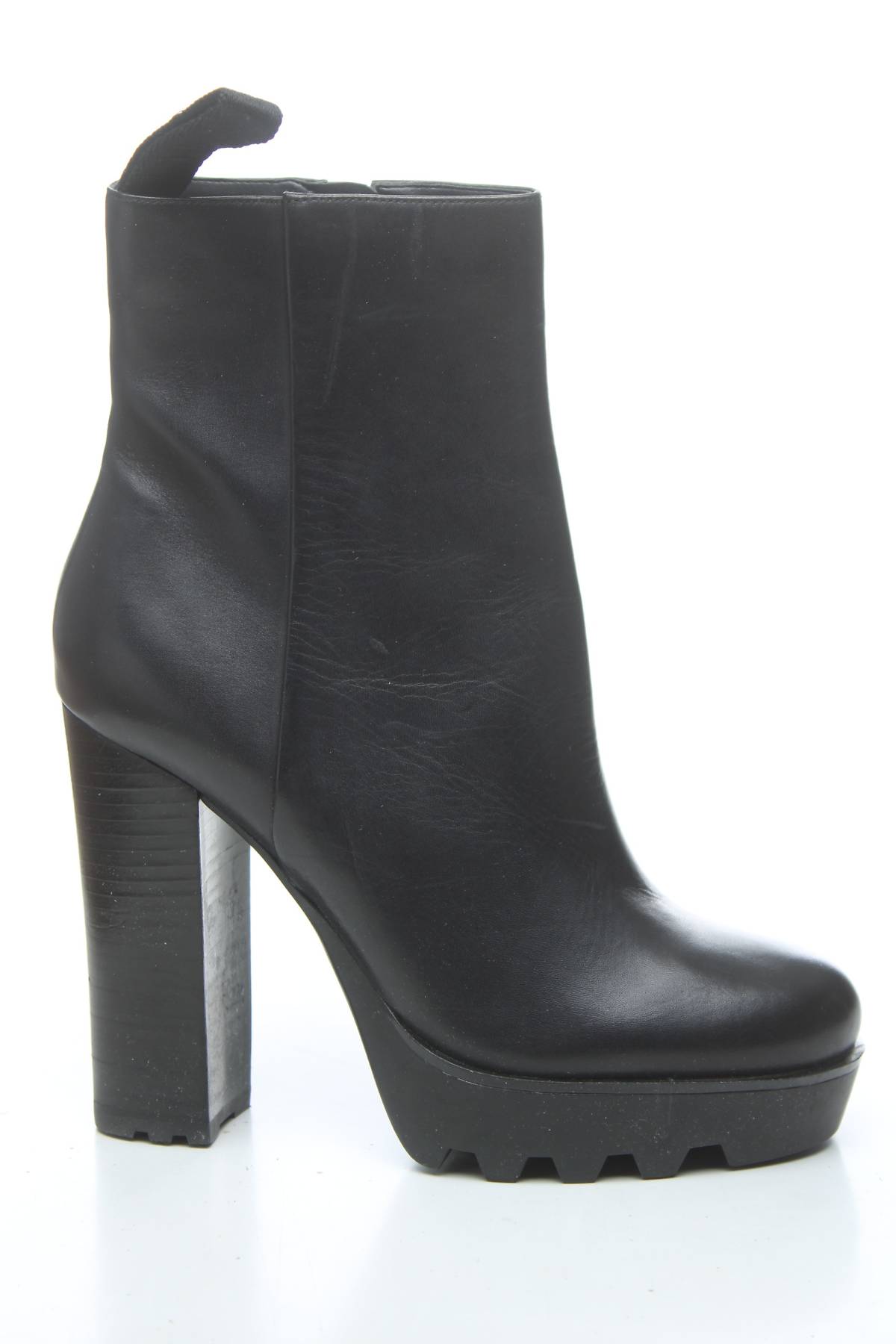 Дамски боти Guess1