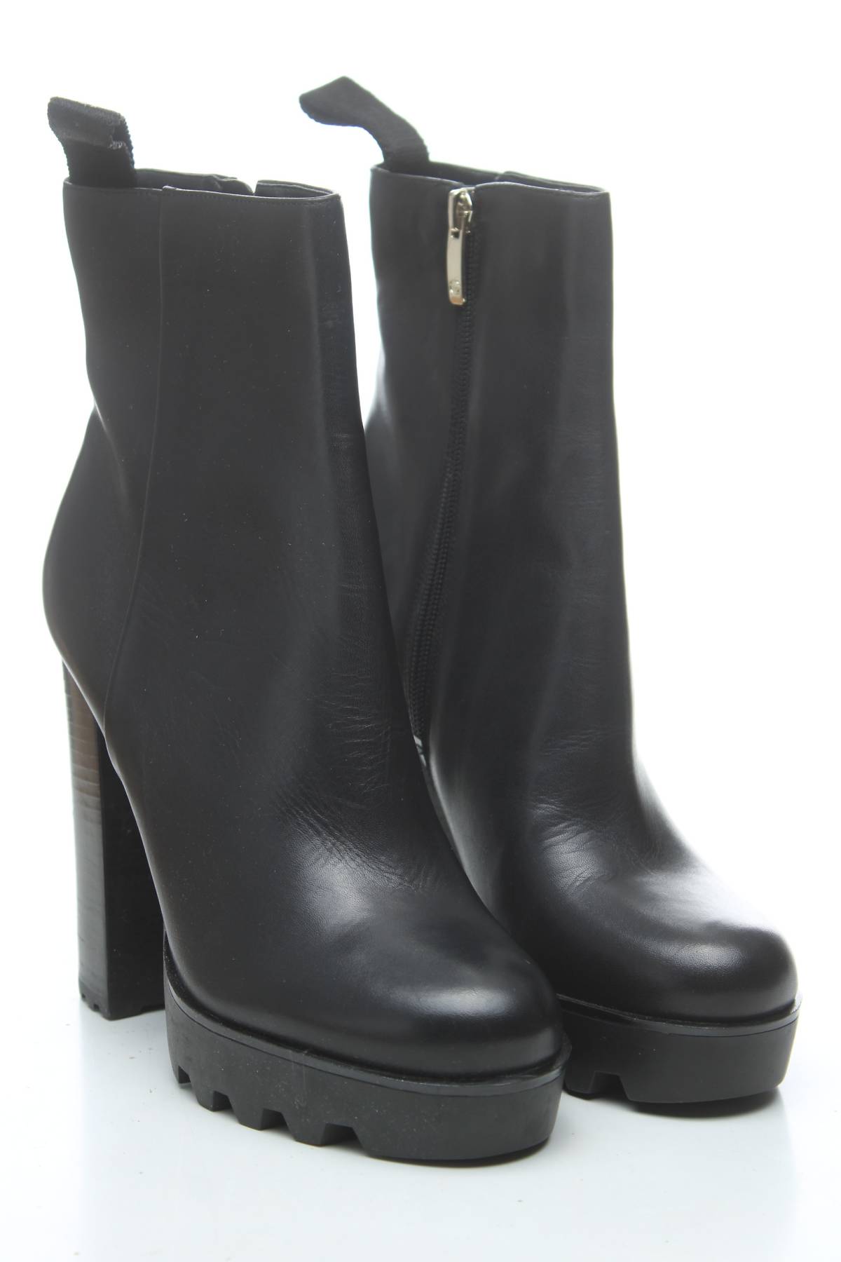 Дамски боти Guess3