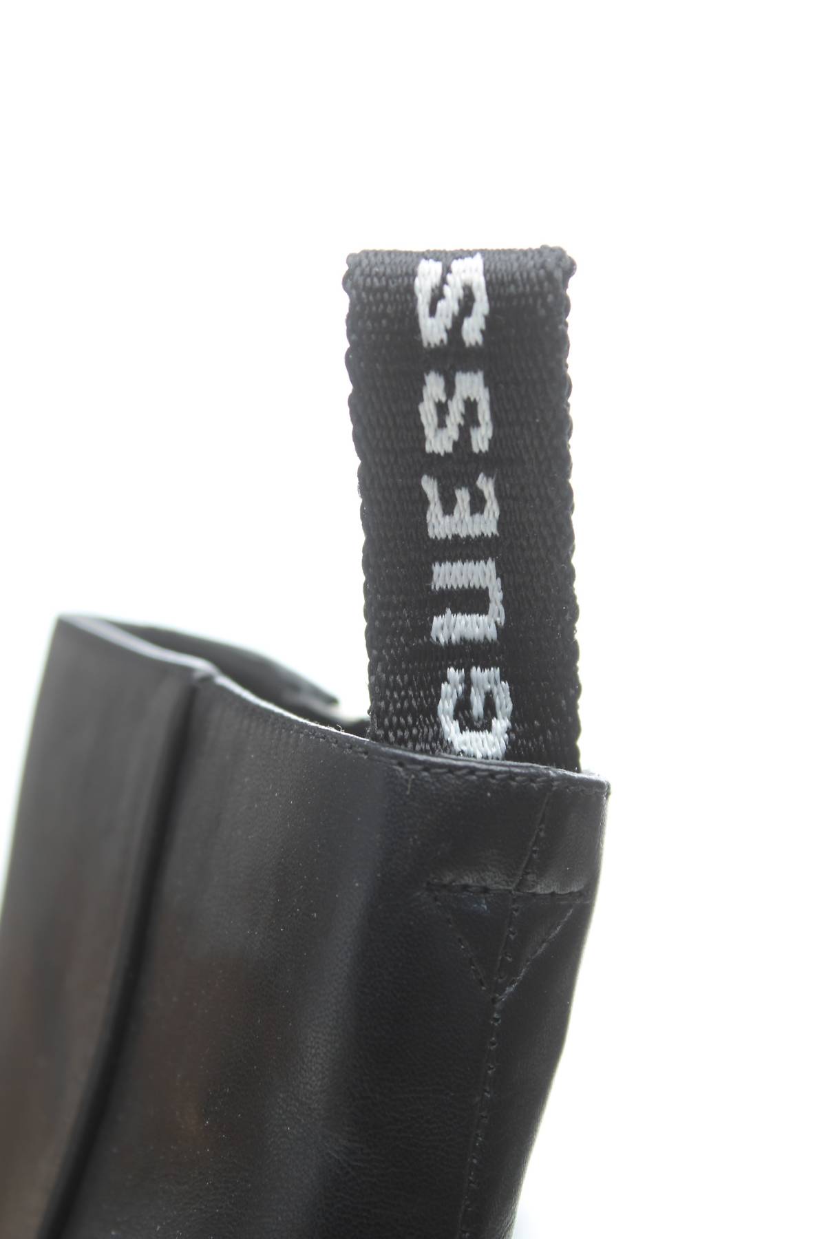 Дамски боти Guess5