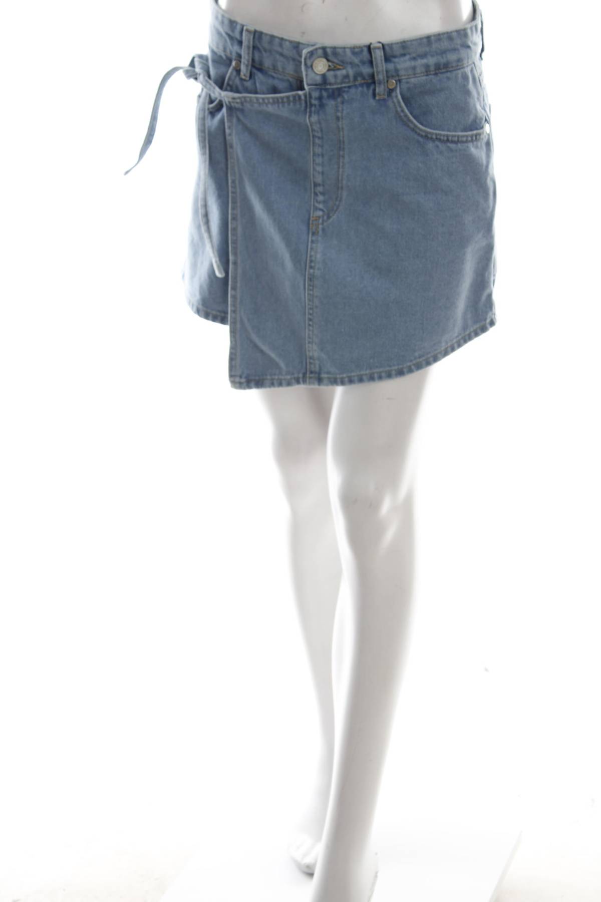 Γυναικεία τζιν σορτσάκια Boohoo1 - Contourshop.gr Γυναικεία τζιν σορτσάκια Boohoo1