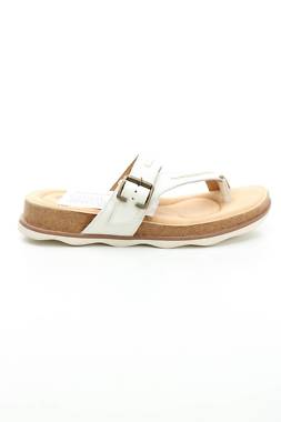 Чехли Clarks1