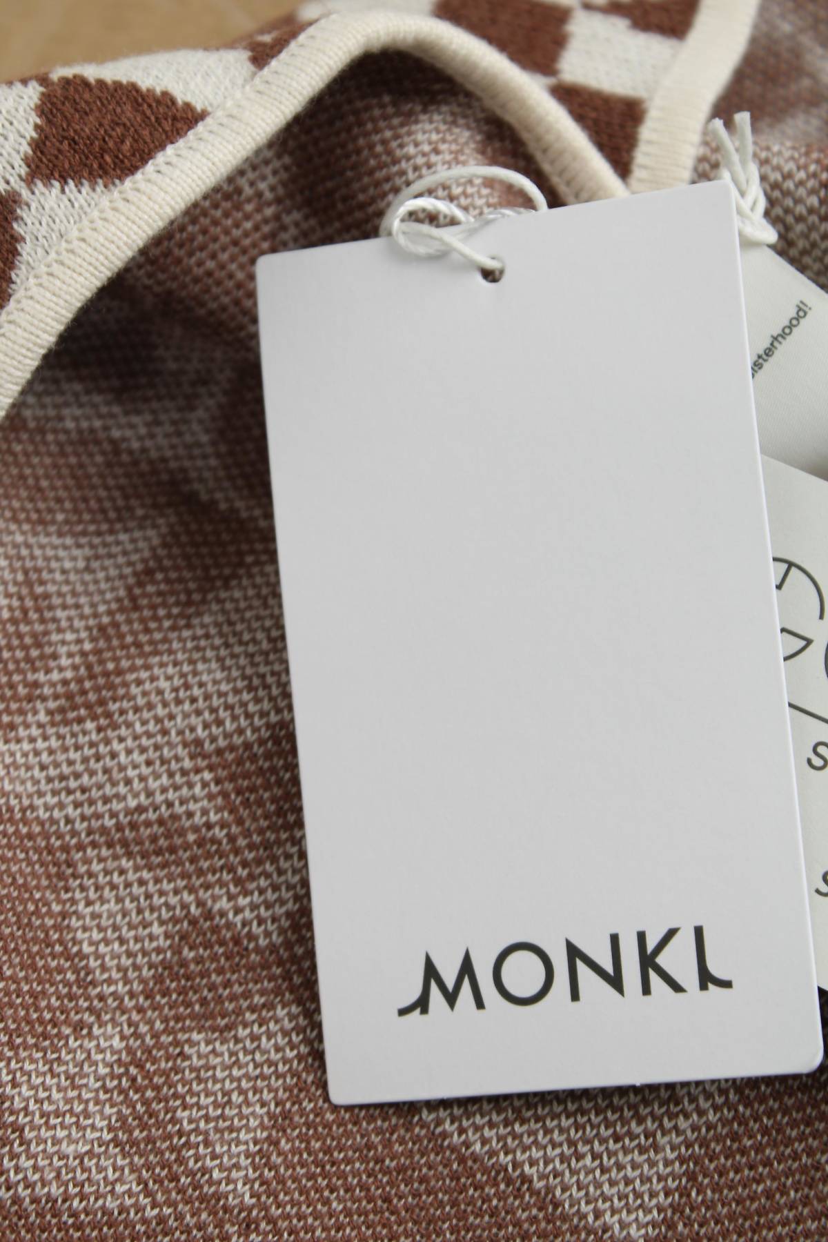 Μπουστάκι Monki3