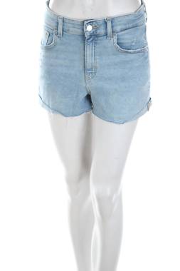 Γυναικεία τζιν σορτσάκια H&M1