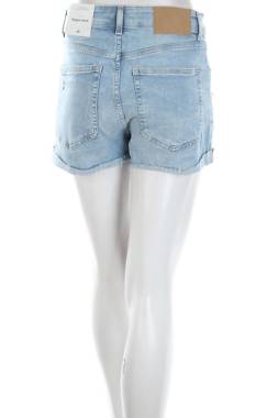 Γυναικεία τζιν σορτσάκια H&M2