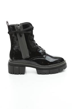 Дамски боти S.Oliver1