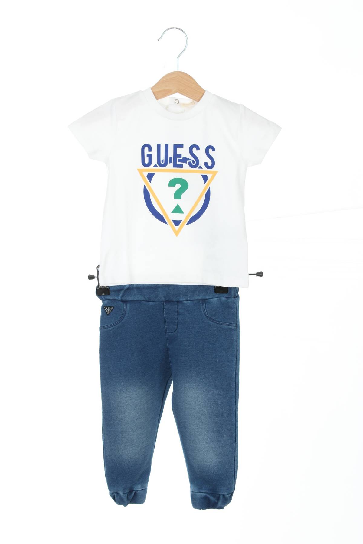 Детски комплект Guess1