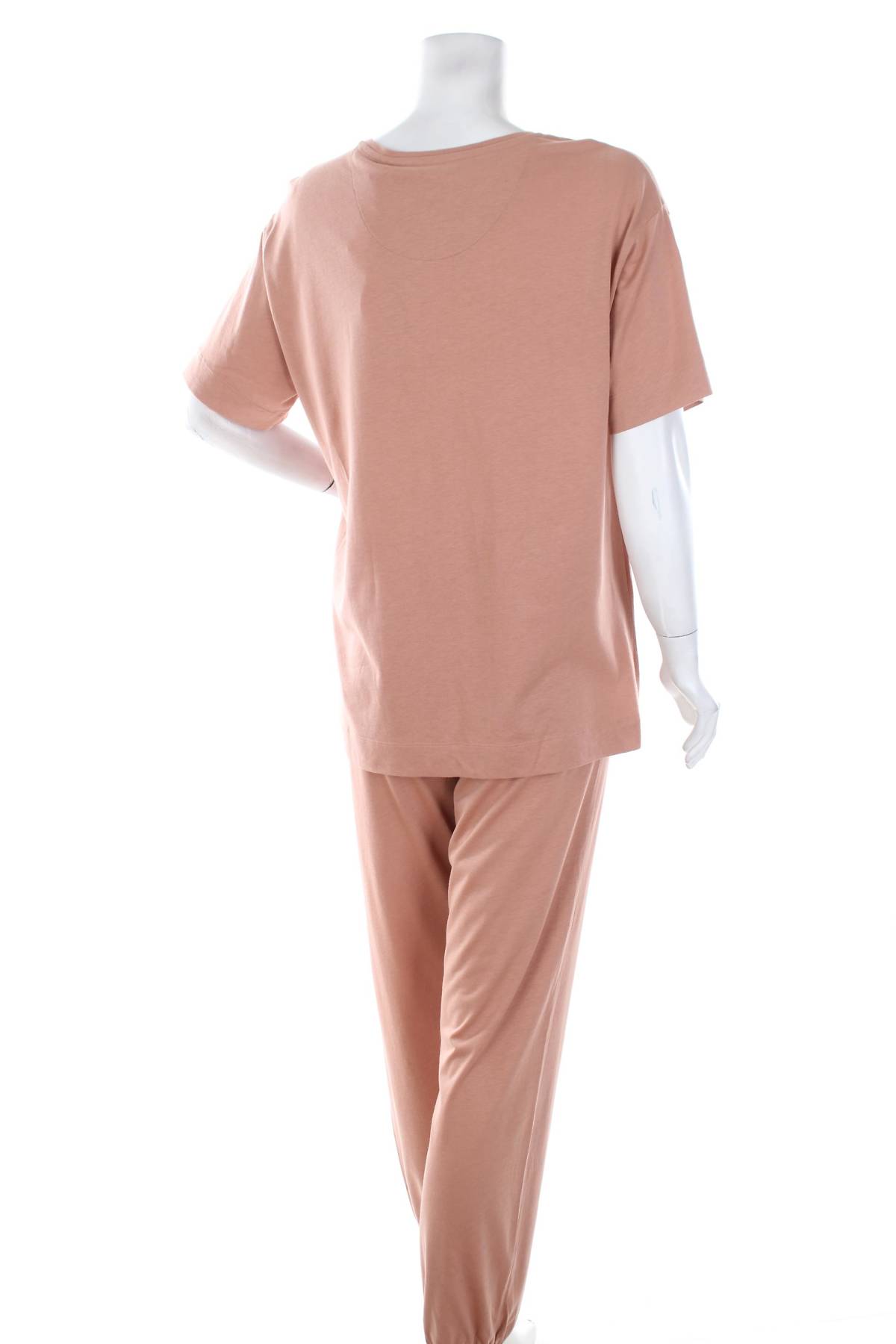 Дамска пижама Triumph x Wilde House2