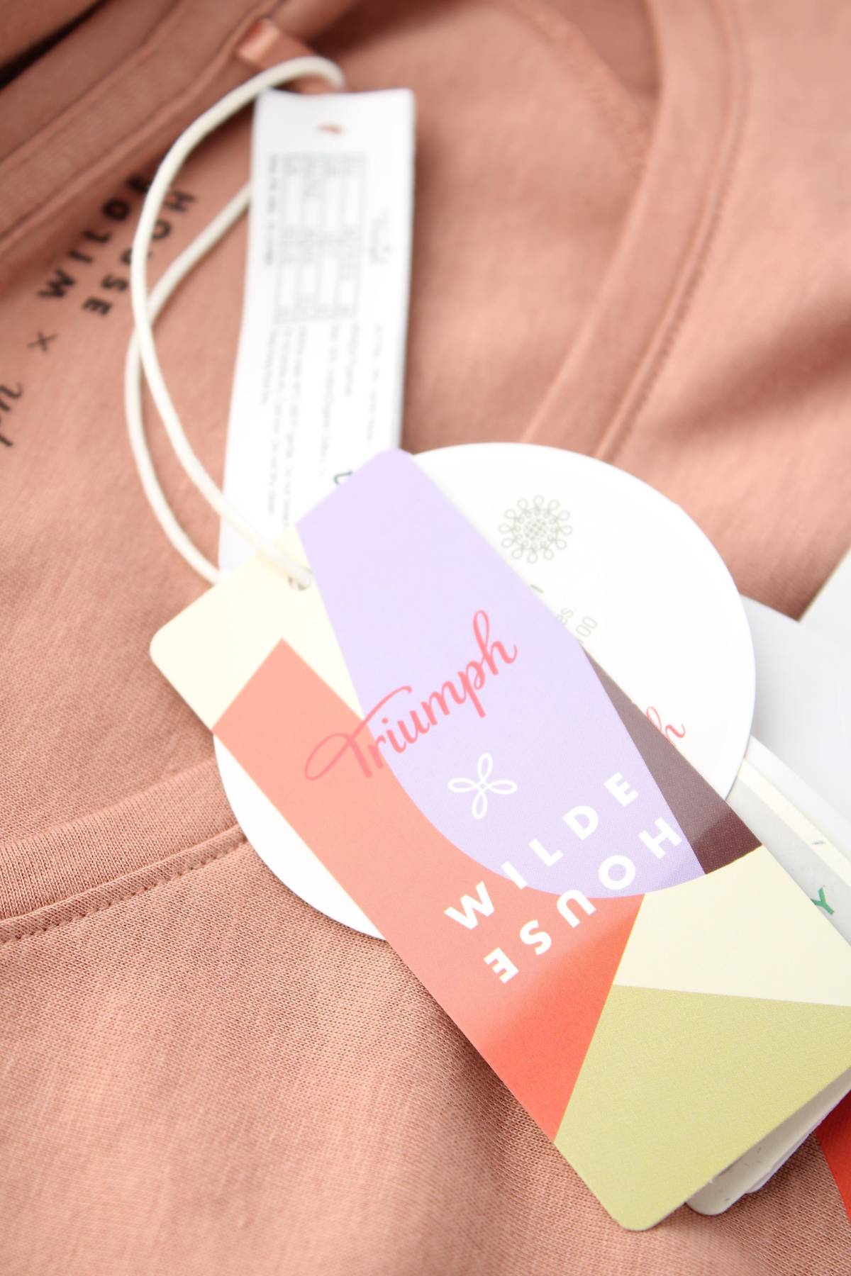 Дамска пижама Triumph x Wilde House3