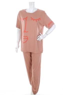 Дамска пижама Triumph x Wilde House1