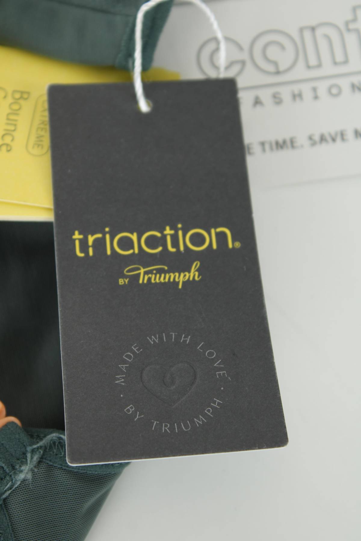 Спортен сутиен Triumph Triaction3