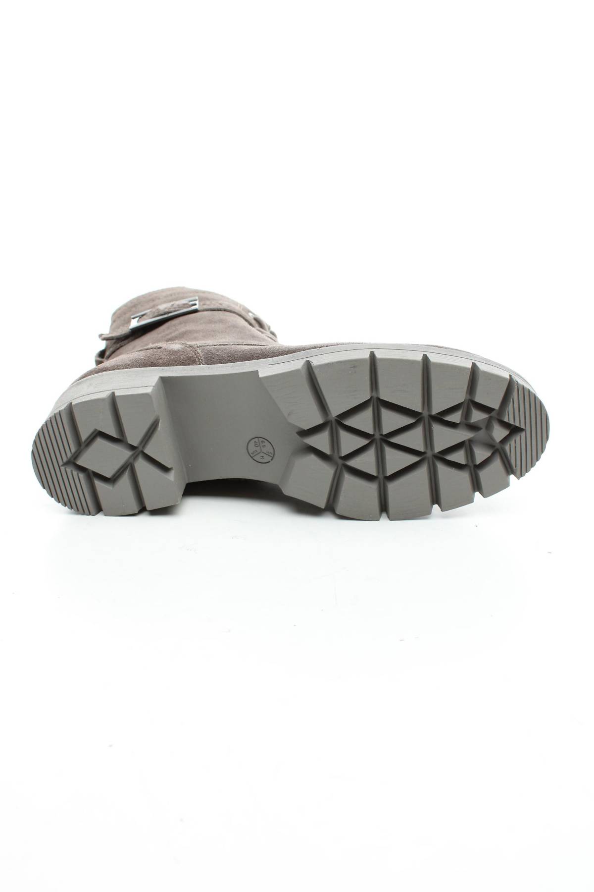 Дамски боти Tamaris4