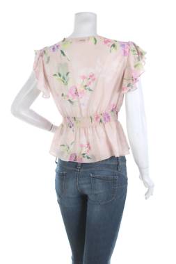 Γυναικεία μπλούζα Guess2