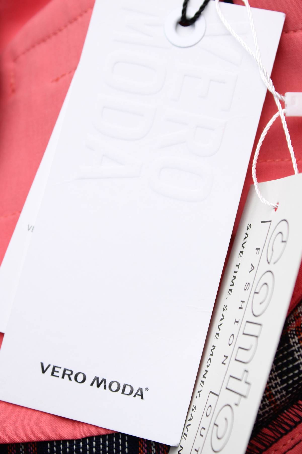 Дамски къс панталон Vero Moda3