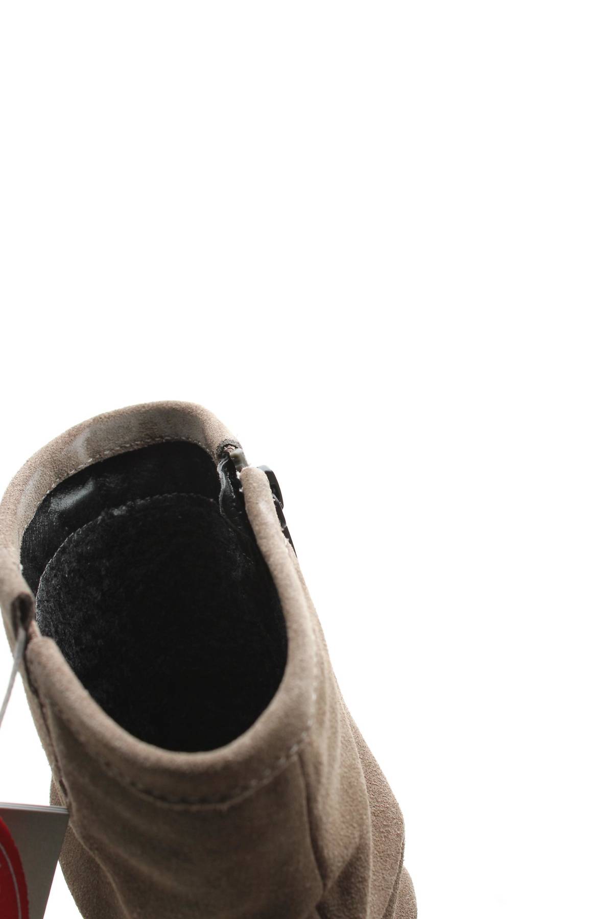 Дамски боти Tamaris5