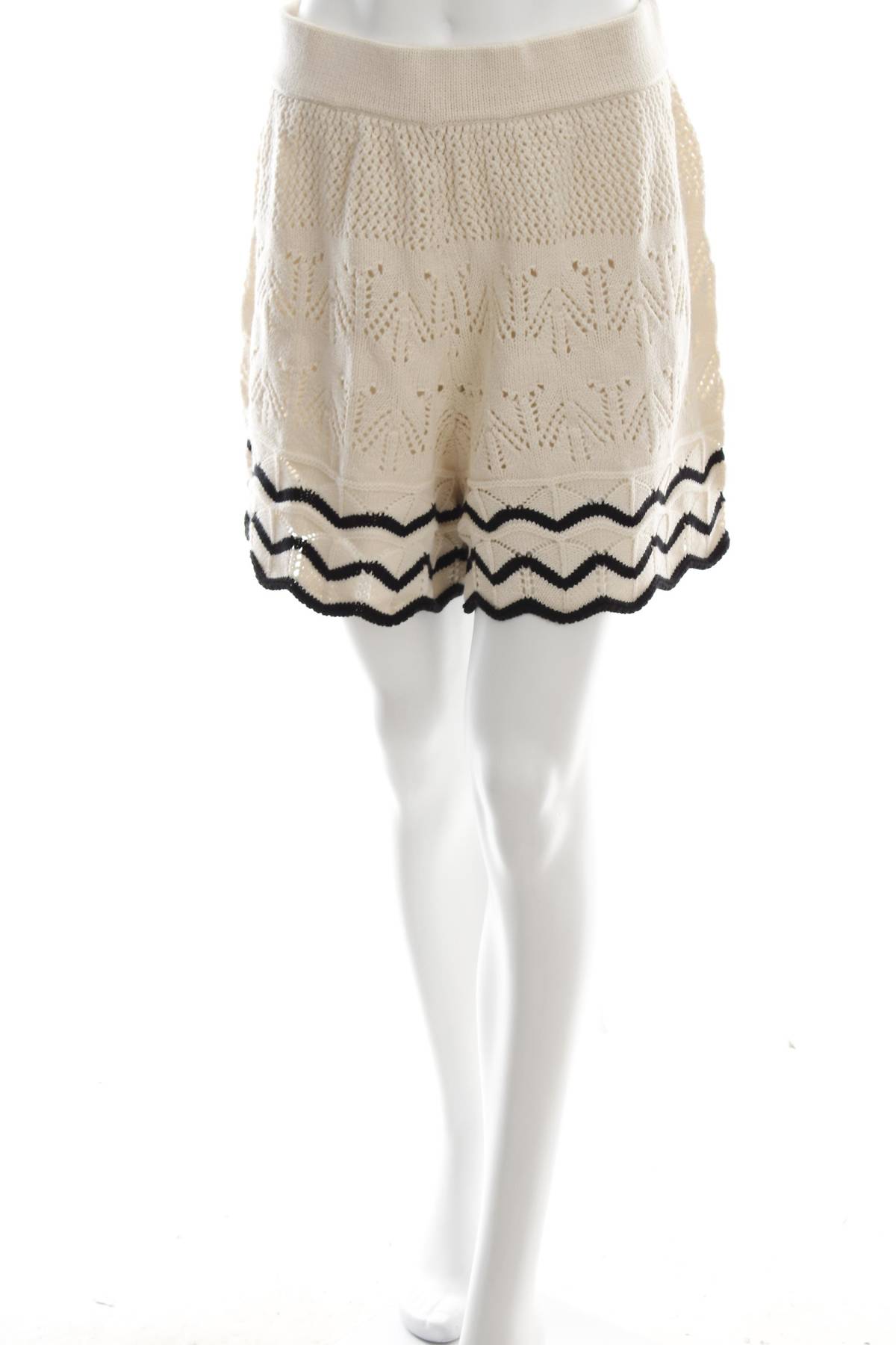 Дамски къс панталон Michelle Keegan1