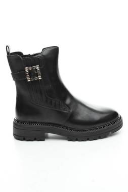 Дамски боти Marco Tozzi1