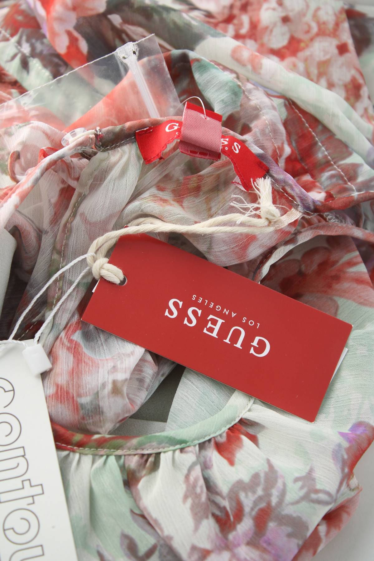 Γυναικεία μπλούζα Guess3