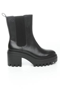 Γυναικεία μποτάκια Calvin Klein Jeans1