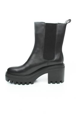 Γυναικεία μποτάκια Calvin Klein Jeans2