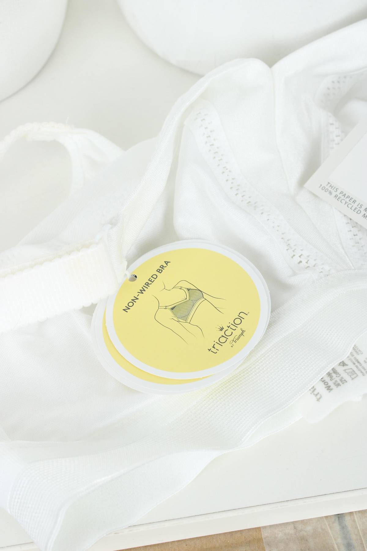 Спортен сутиен Triumph Triaction3