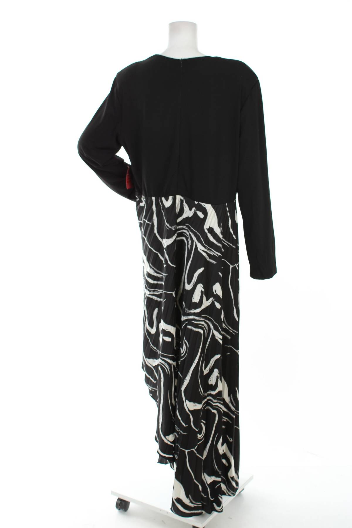 Рокля AX Paris2