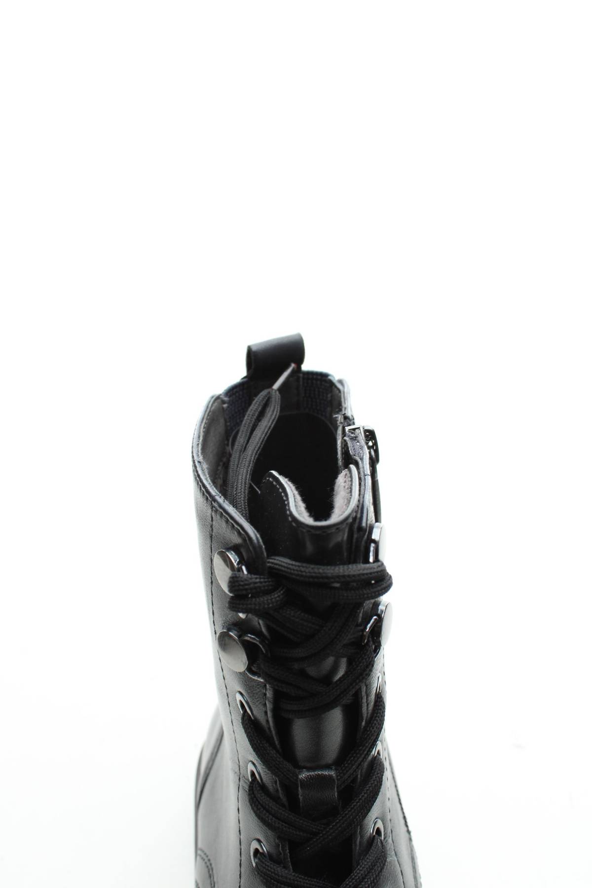 Дамски боти Tamaris5