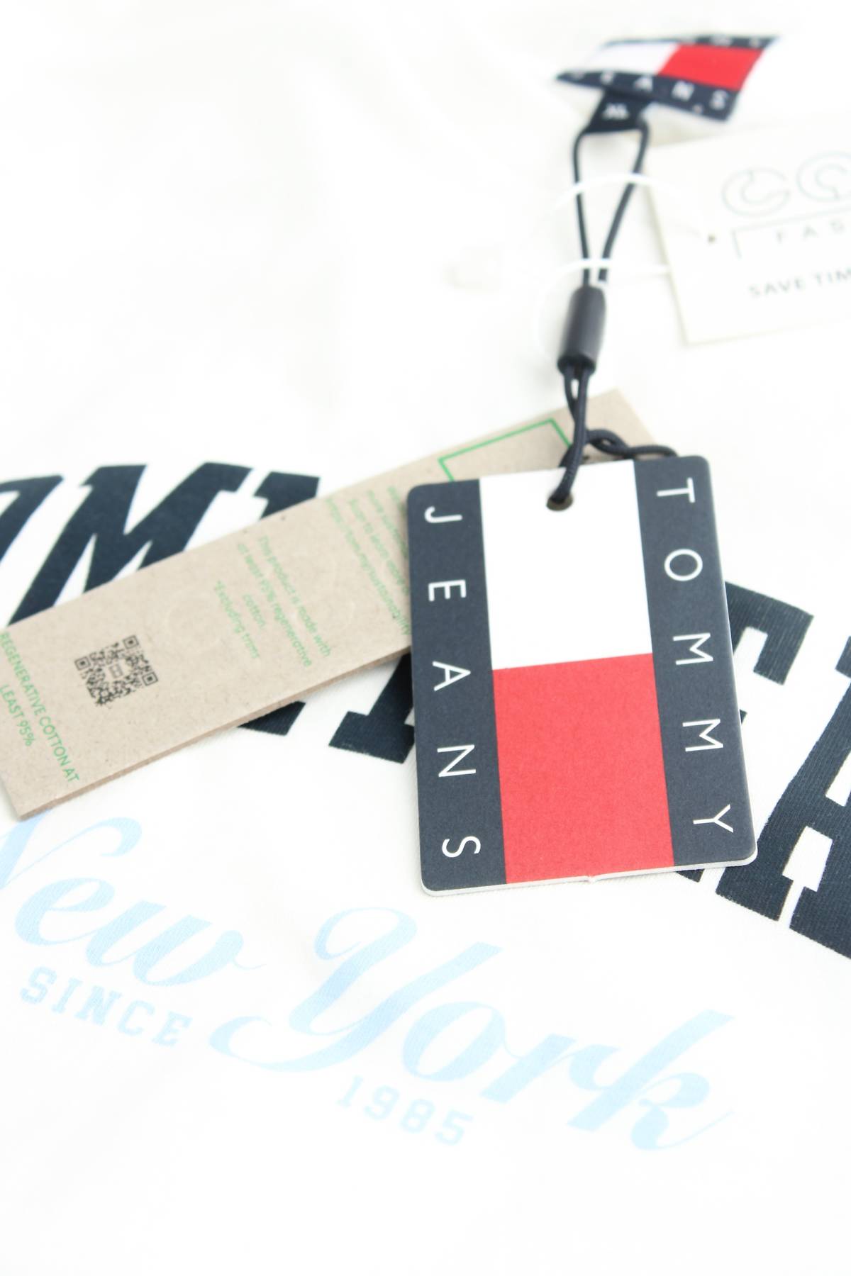 Мъжка тениска Tommy Jeans3