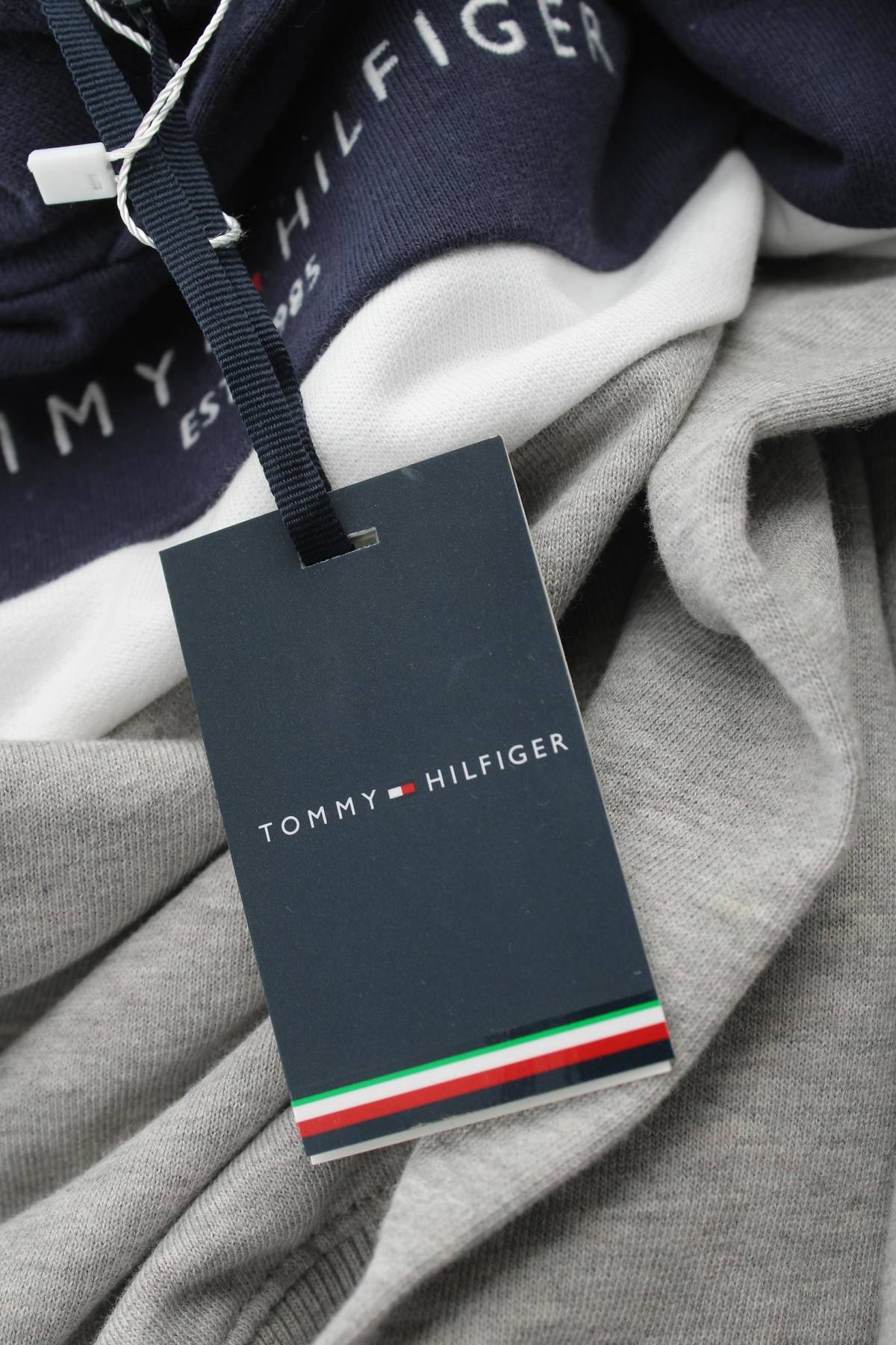 Παιδικό σύνολο Tommy Hilfiger3