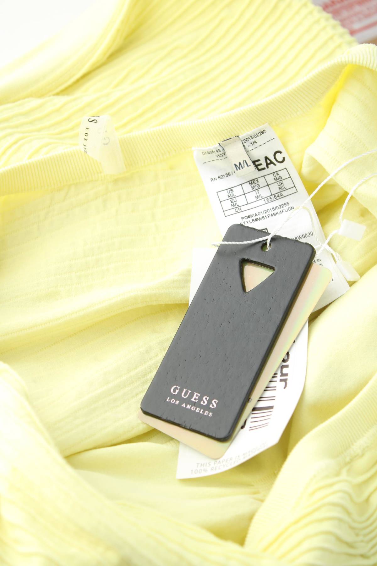 Γυναικείο αμάνικο Guess3