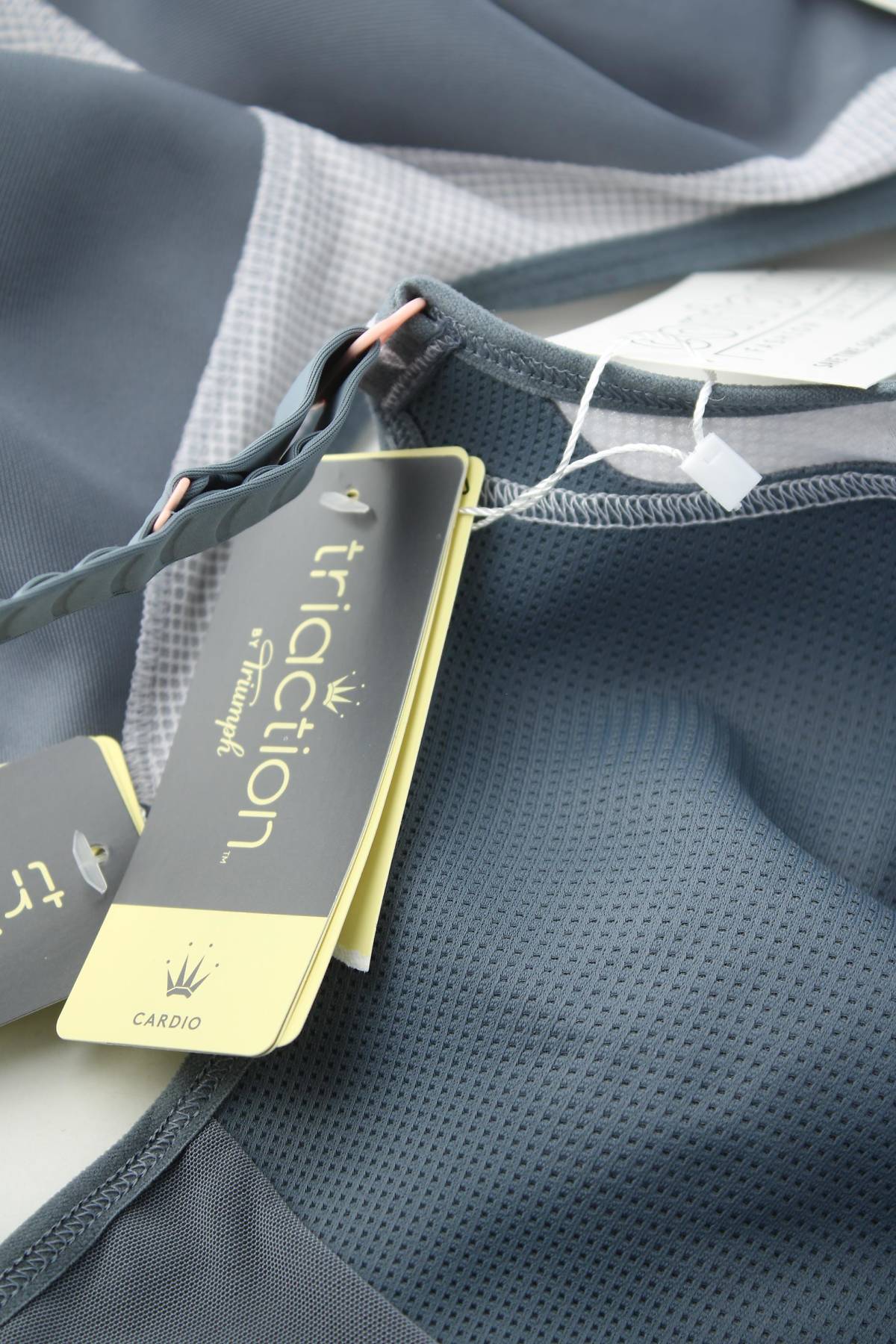 Спортен сутиен Triumph Triaction3