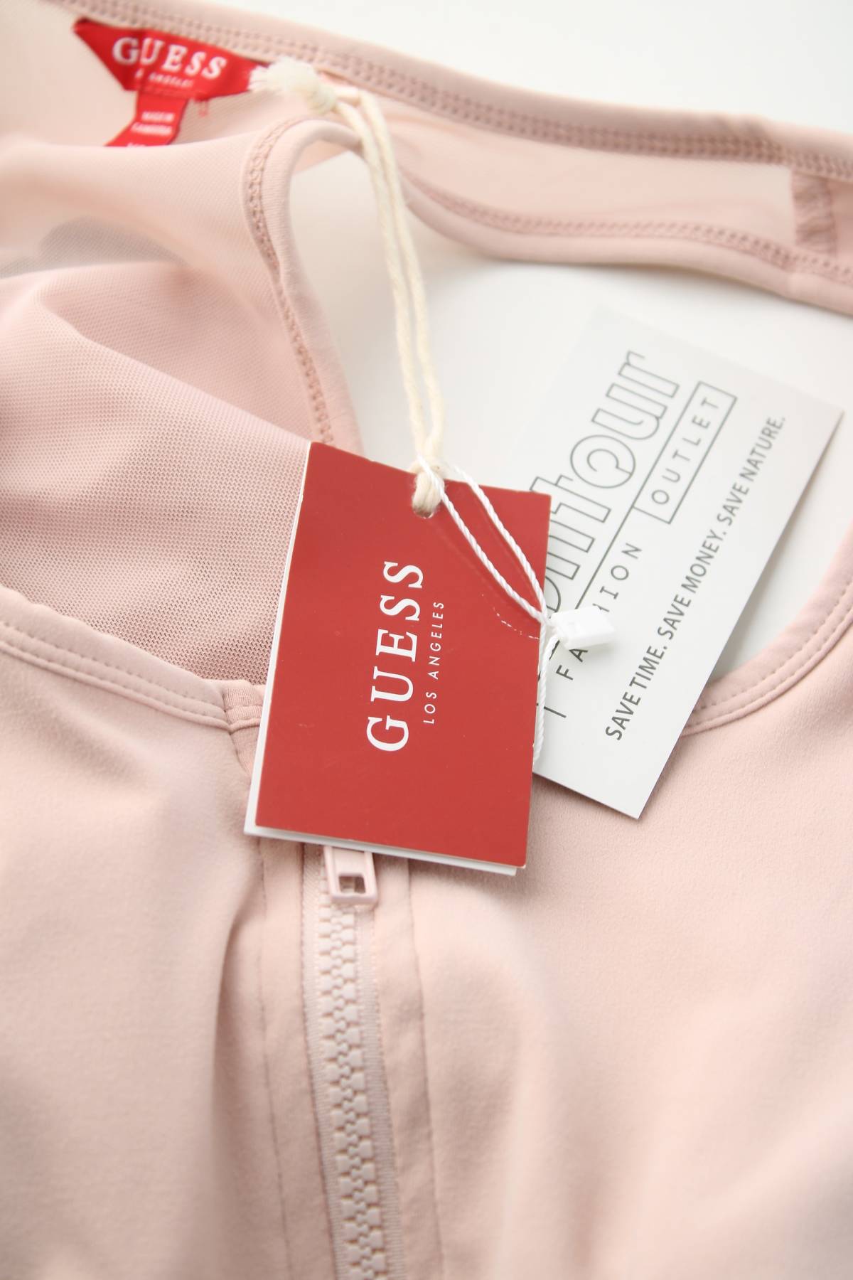 Дамски спортен потник Guess3