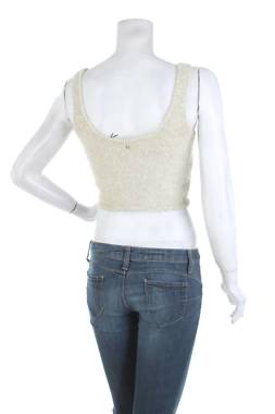 Γυναικείο αμάνικο Guess2