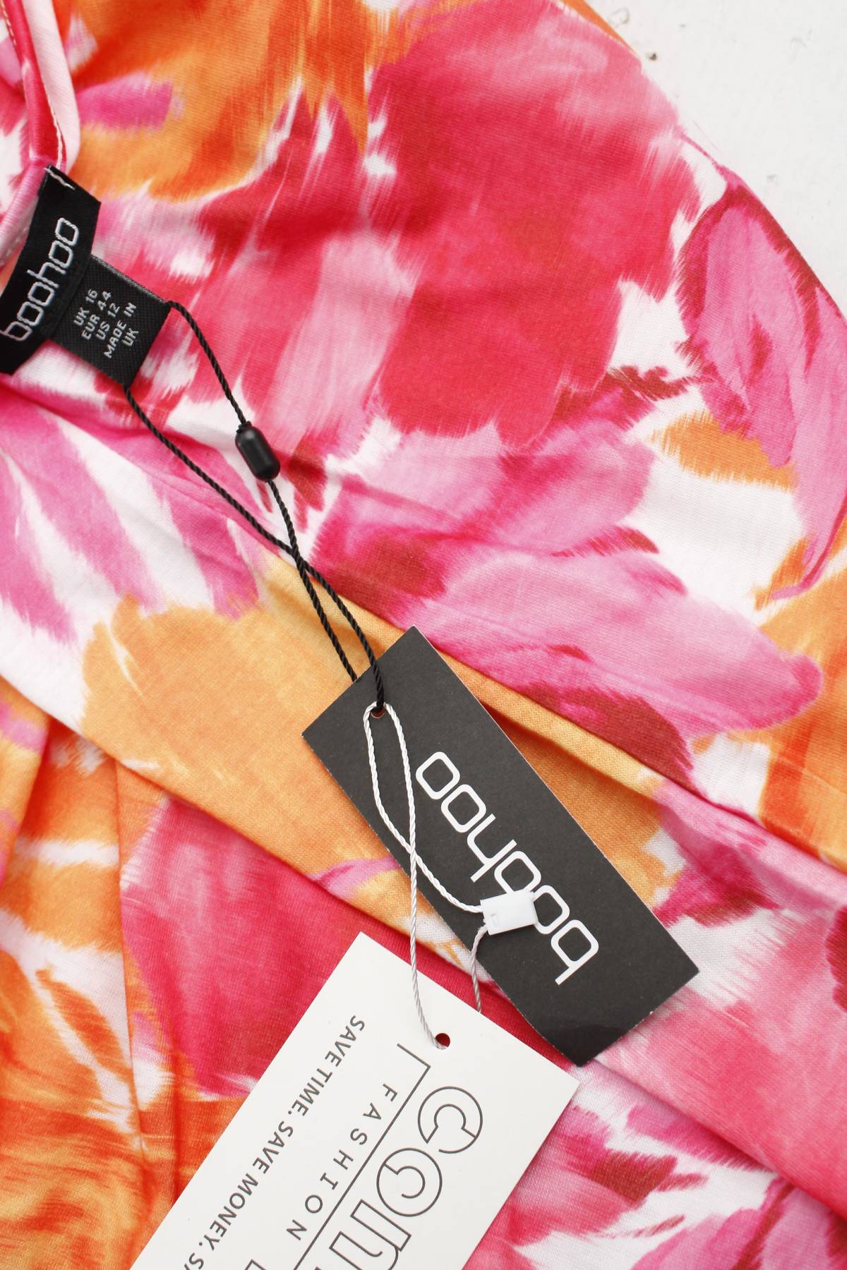Рокля Boohoo3