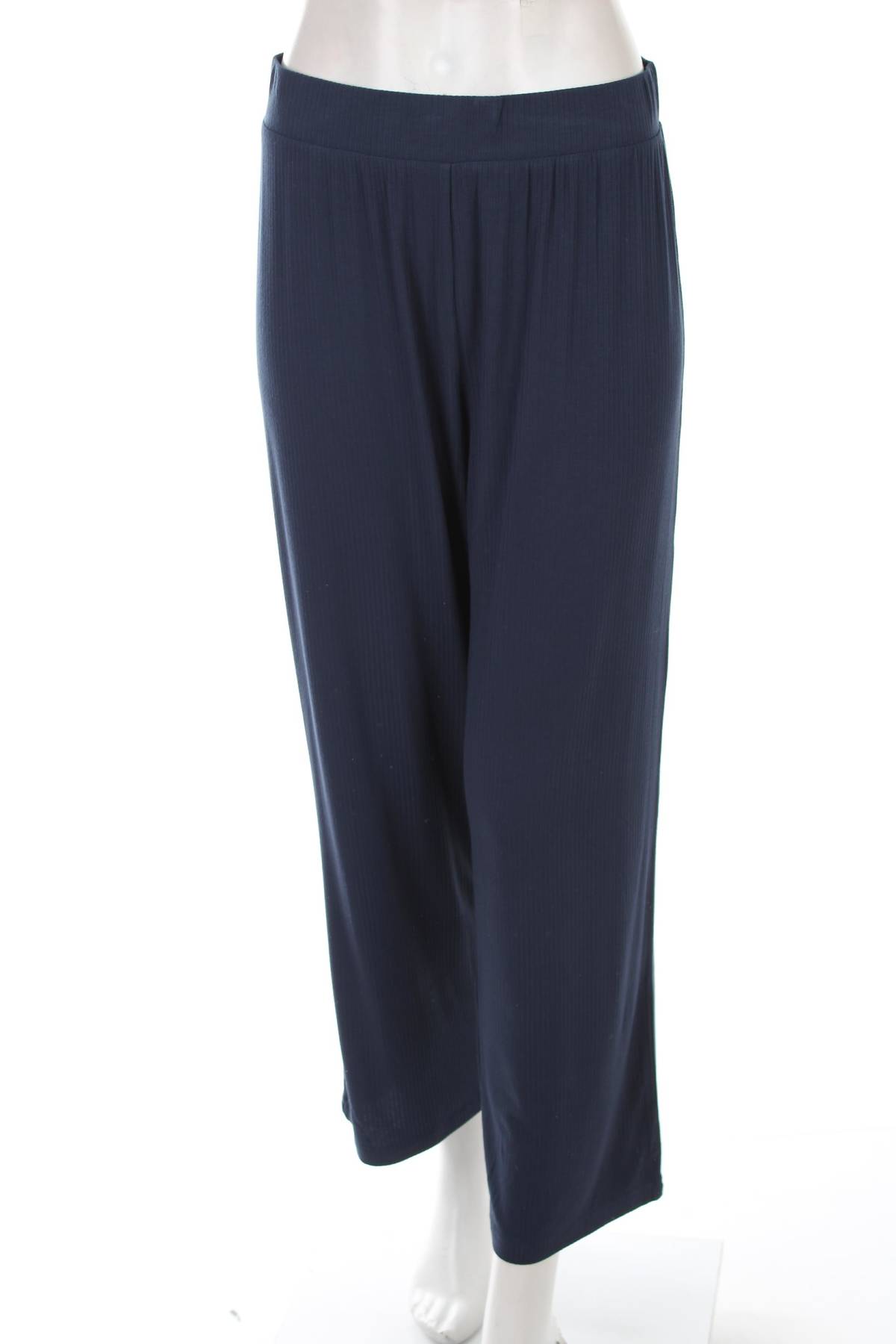 Домашно облекло Triumph1