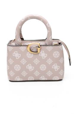 Дамска кожена чанта Guess1