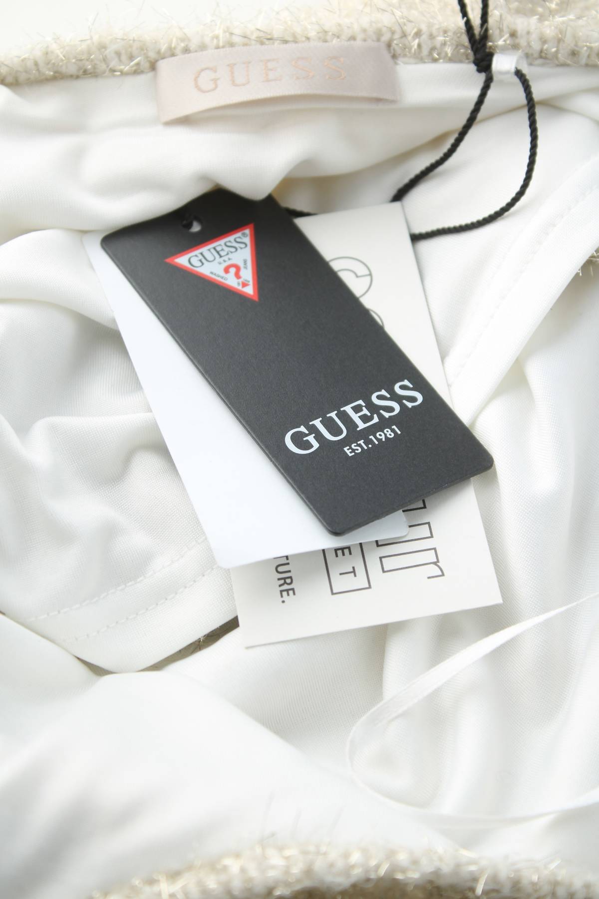 Дамски потник Guess3