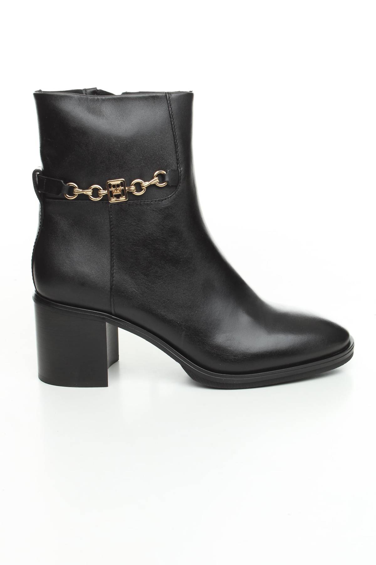 Дамски боти Tommy Hilfiger1